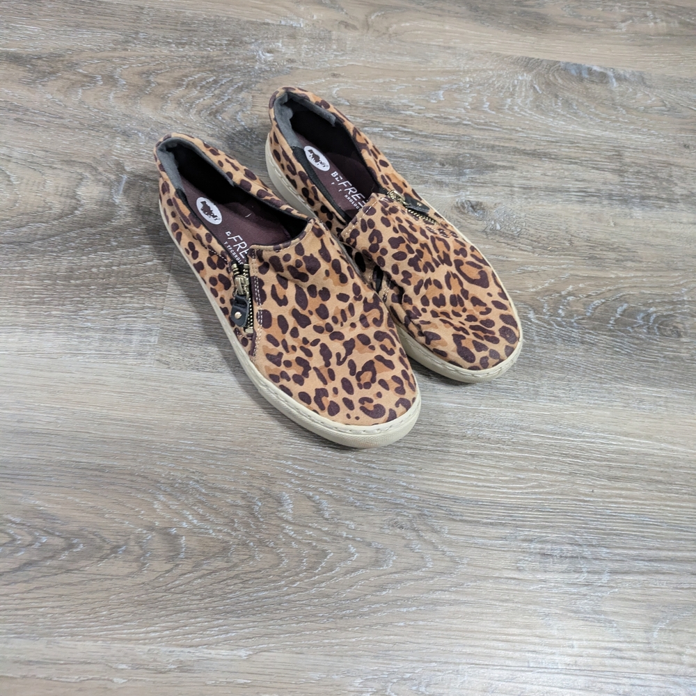 Dr. Scholl's Be Free Leopard Print Slip-On Sneakers Women's Size 9